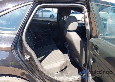 2023 Volkswagen Jetta 1.5T Sport z USA, uszkodzony, nr VIN 3VWBM7BU4PM014297